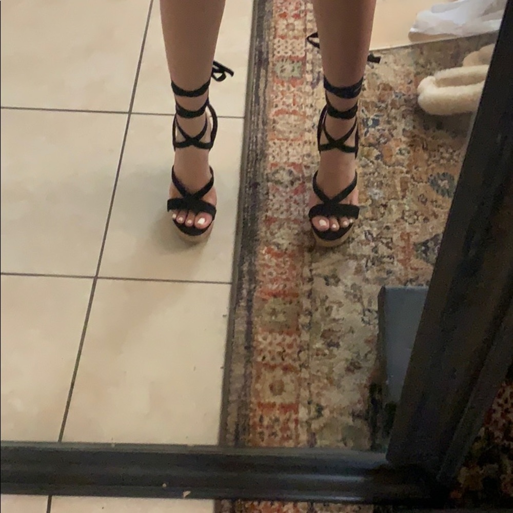 GUESS wrap wedges - Picture 4 of 4